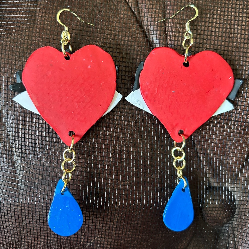 Handmade clay evil eye sacred heart earrings - Picture 4 of 5